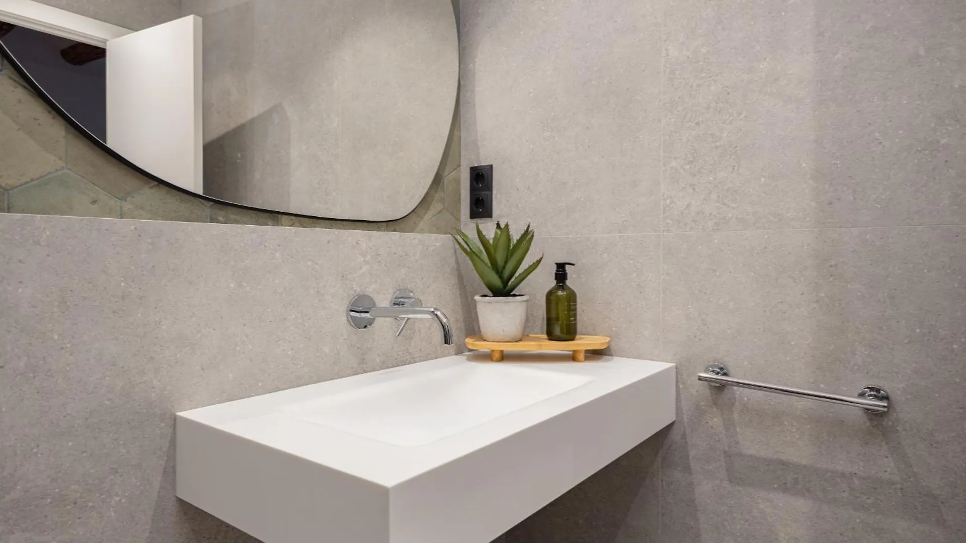 Joya De La Arquitectura Catalana Apartment Barcelona