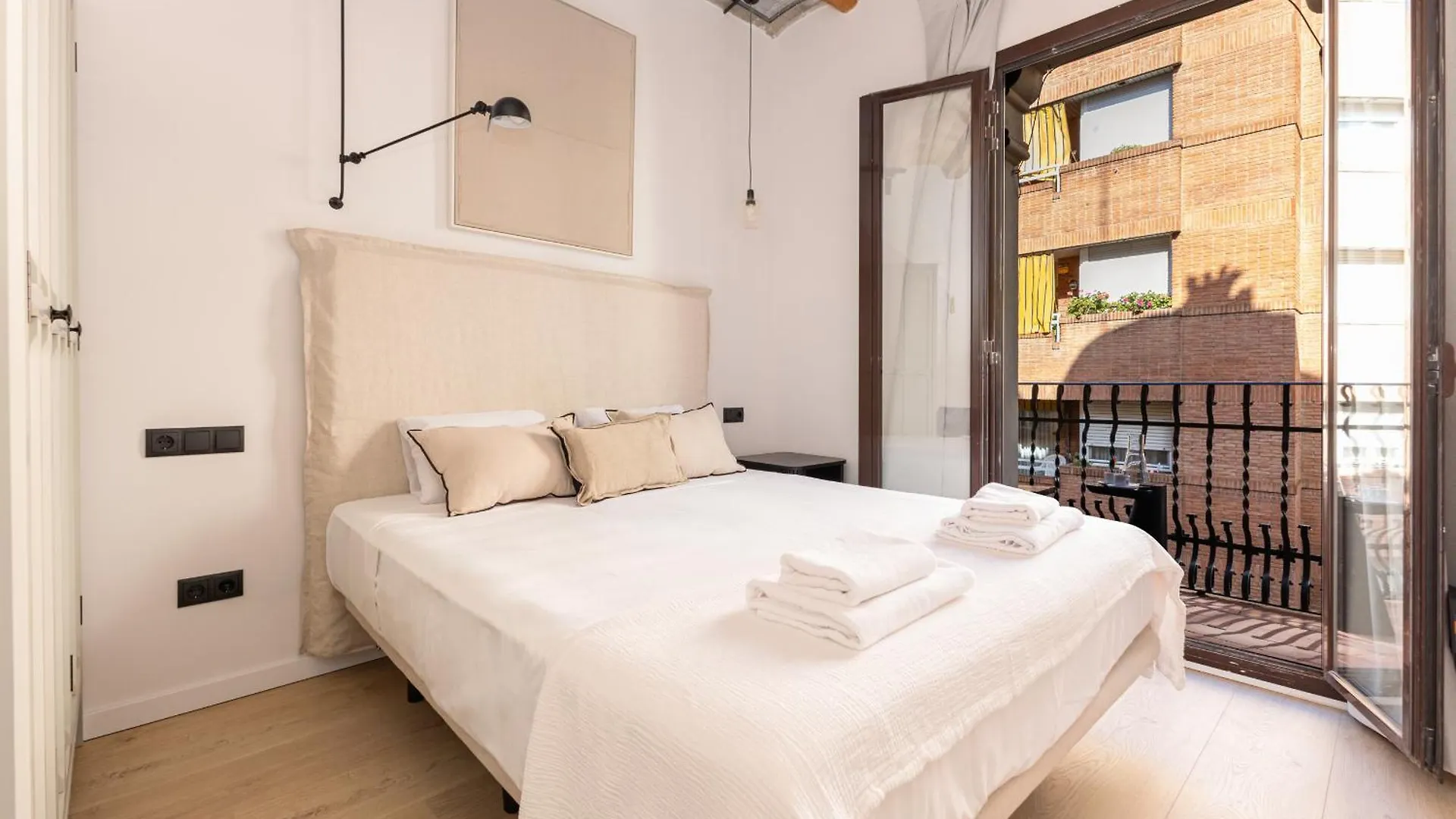 Joya De La Arquitectura Catalana Apartment Barcelona